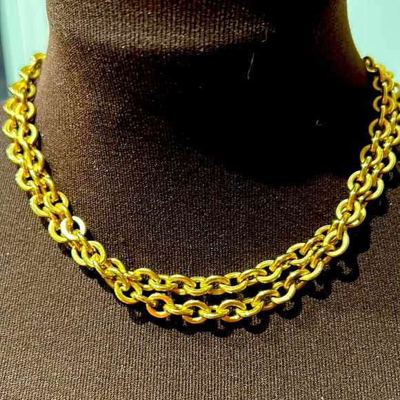 BIJOUX GIVENCHY signed double chain choker! Gold tone is rich like brass-sparkly - Picture 2 of 7